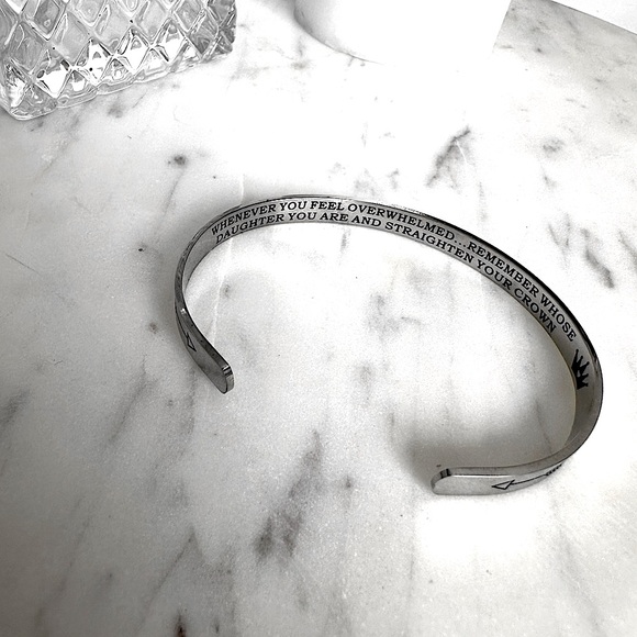 n e w | silver cuff with engraved sentiment | mother daughter | gift - Picture 4 of 7